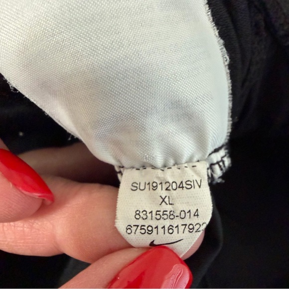 Nike Women’s Running Shorts XL Black Dri-FIT Athletic Activewear - Picture 3 of 4